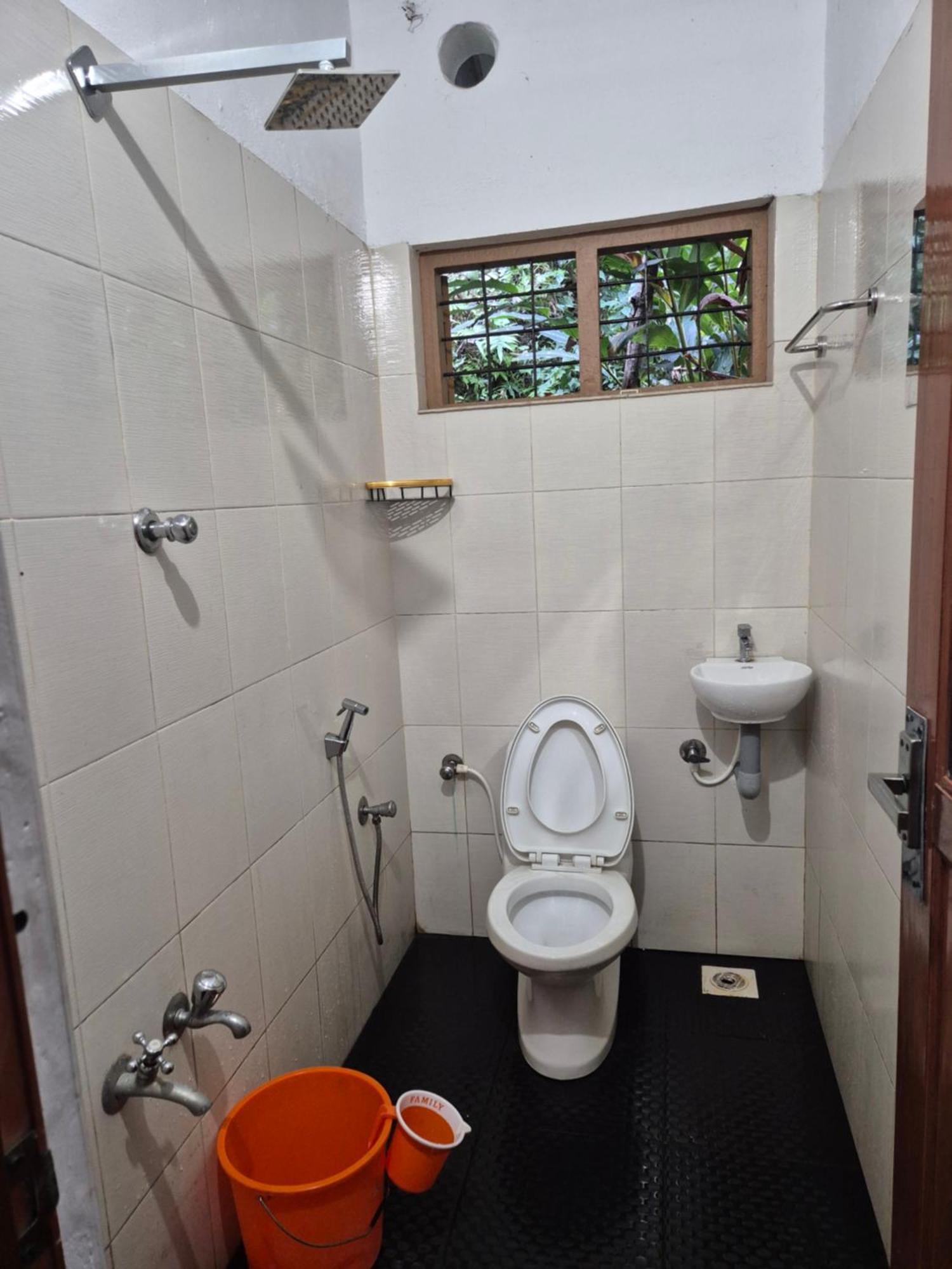 Anivilla Holiday Home Kunjithanny Anachal Zewnętrze zdjęcie