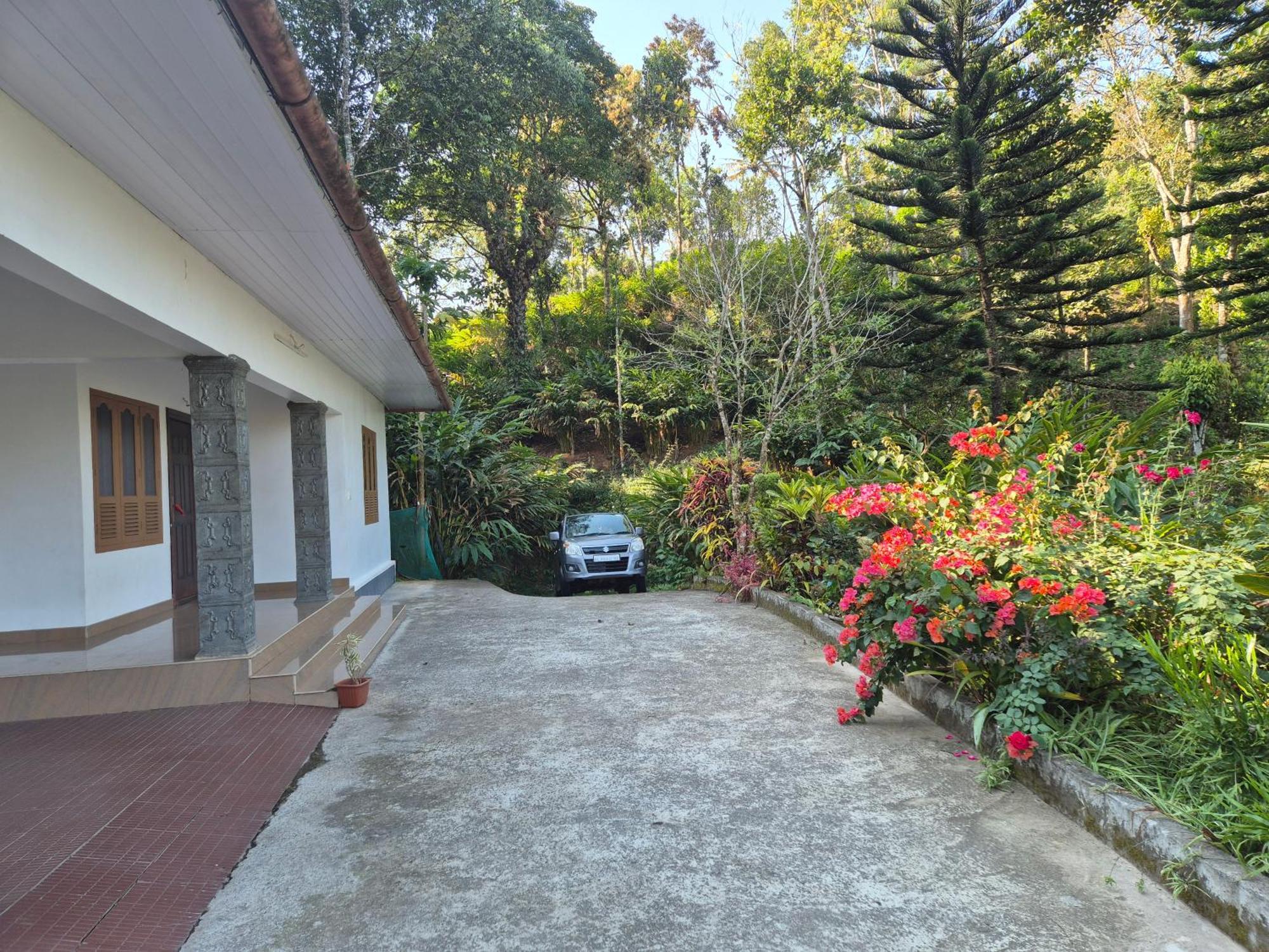 Anivilla Holiday Home Kunjithanny Anachal Zewnętrze zdjęcie